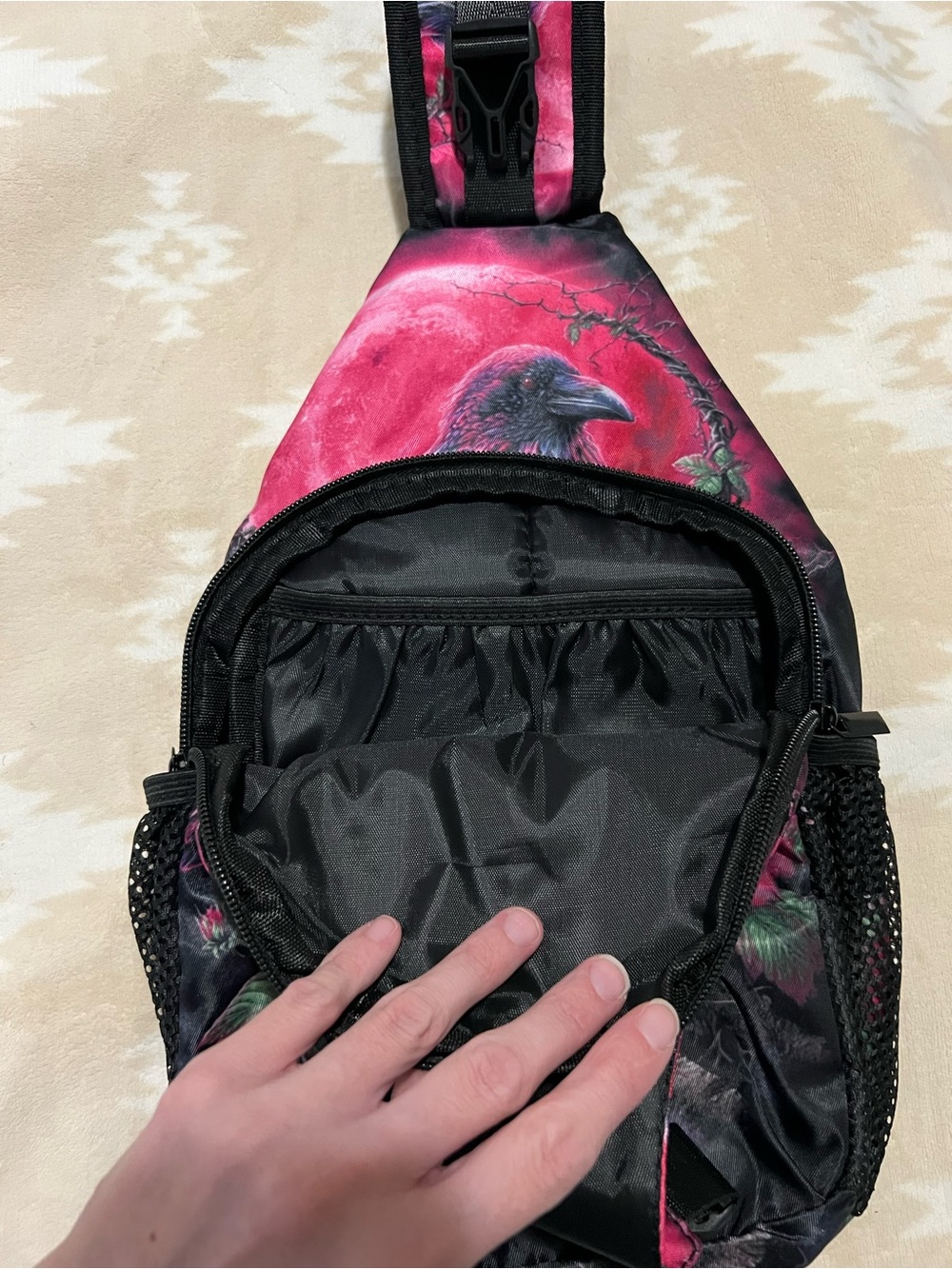 Crow & Skull Sling Bag 💀NWOT 🐦⬛ - Picture 4 of 6